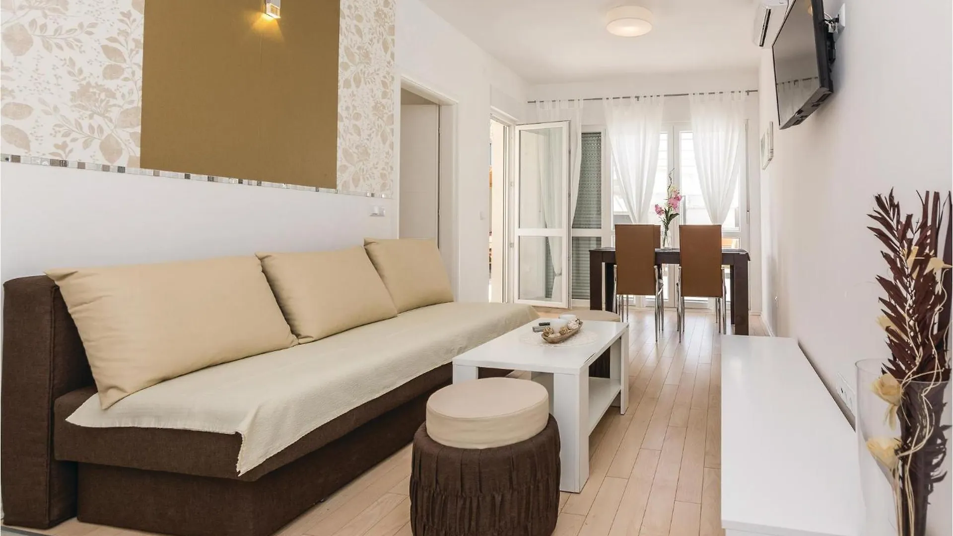 Cozy Apartment In Vir With Wifi