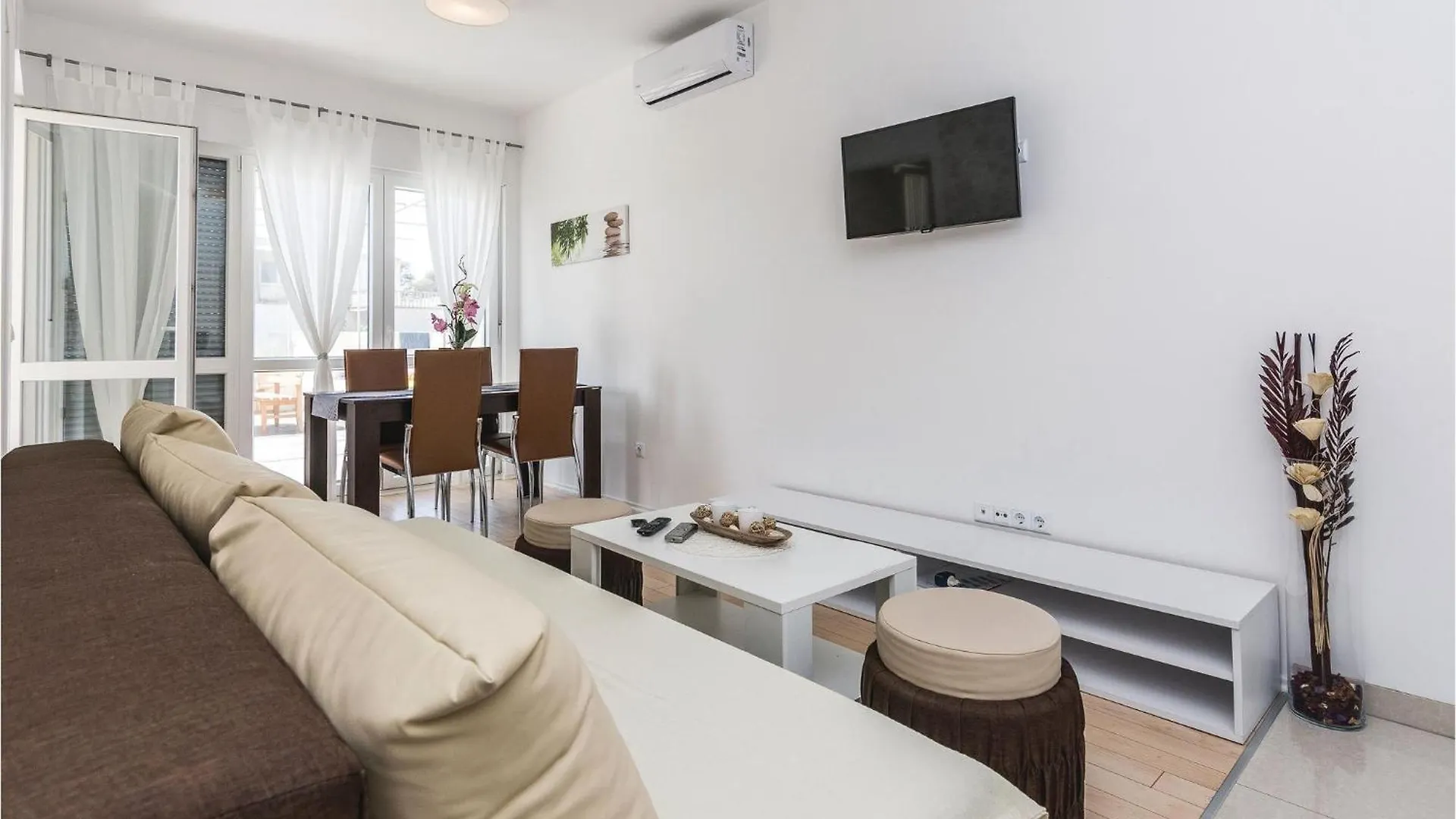 Cozy Apartment In Vir With Wifi